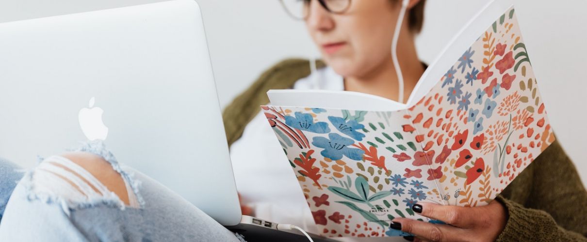 Muzyka do pracy. Jaka muzyka sprzyja kreatywnemu myśleniu?